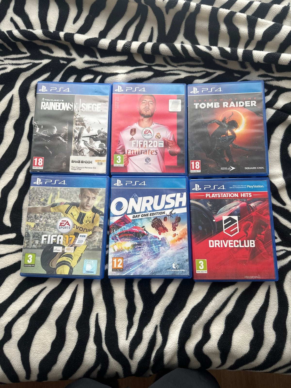 PS4 Games Bundel: FIFA, Tomb Raider, Rainbow Six, Onrush, Dr, Gebruikt, Vanaf 18 jaar, Overige genres, Eén computer