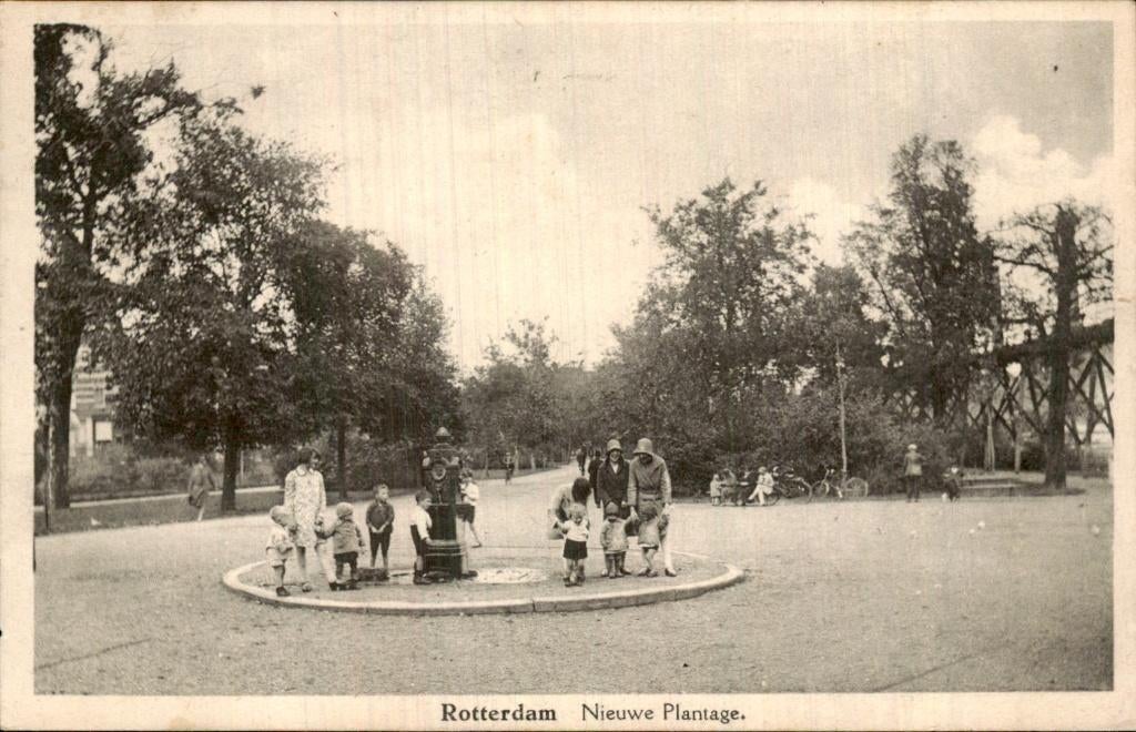 Rotterdam - Nieuwe Plantage - Fontein, Ophalen of Verzenden, 1920 tot 1940, Gelopen, Zuid-Holland