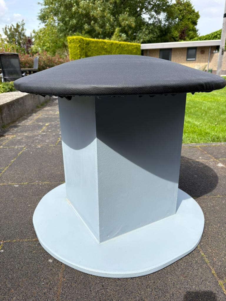 Turn voltige paddenstoel, Ophalen, Materiaal, Zo goed als nieuw, Grijs