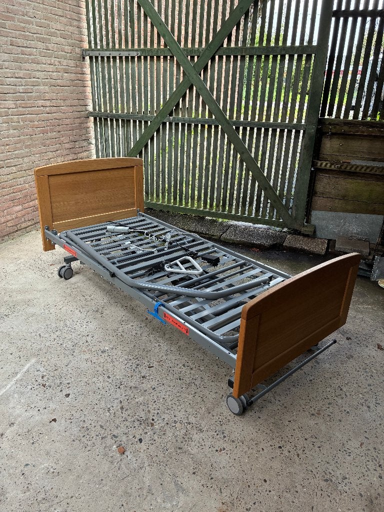 Elektrisch hoog-laag thuiszorgbed, Ophalen, Gebruikt