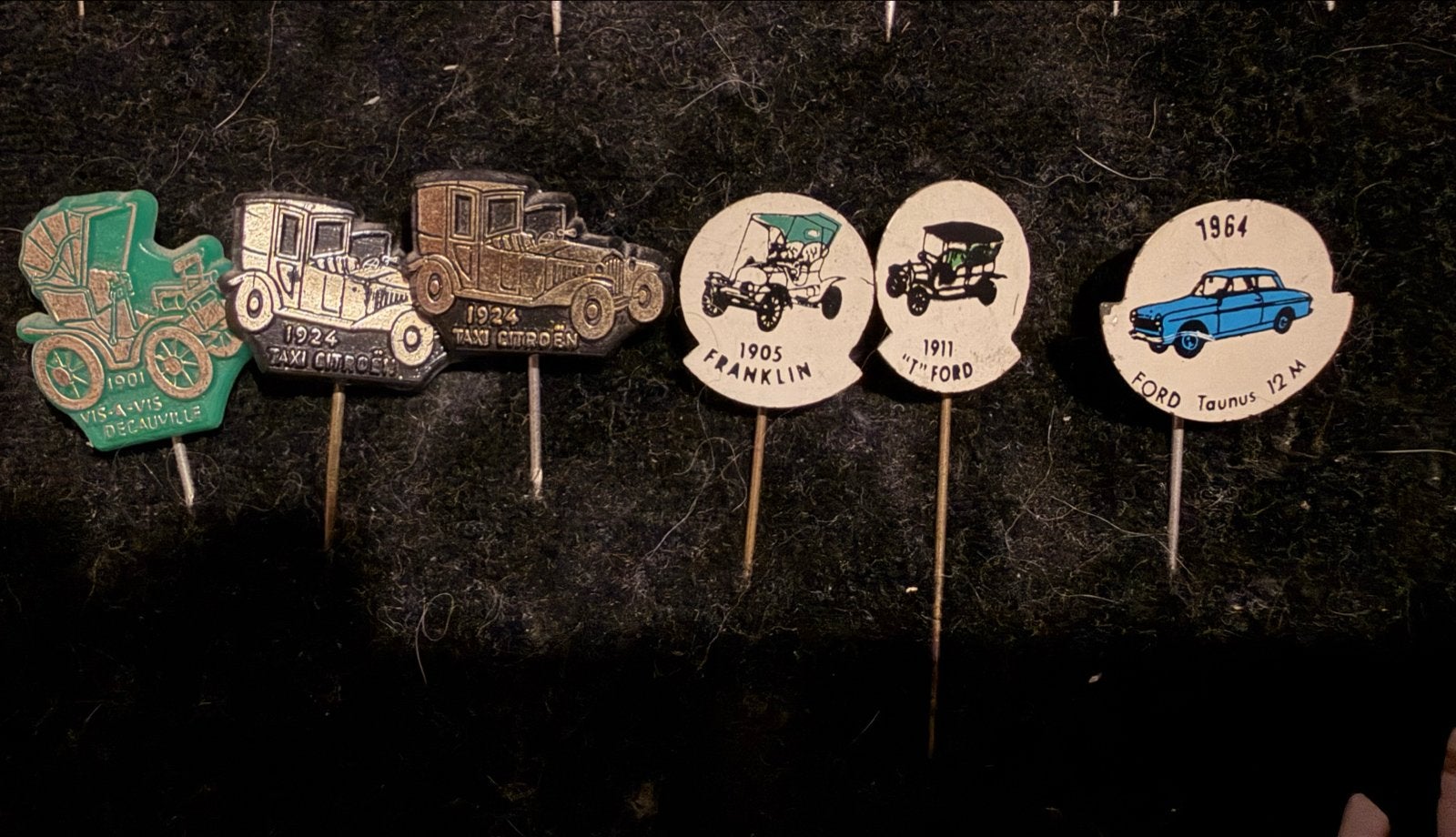 Set van 6 vintage speldjes met klassieke auto's, Verzenden, Gebruikt, Auto's