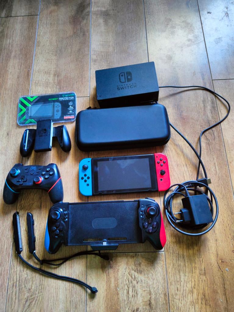 Nintendo Switch V2 Complete Set met Accessoires, Spelcomputers en Games, Ophalen of Verzenden, Zo goed als nieuw, Met 2 controllers