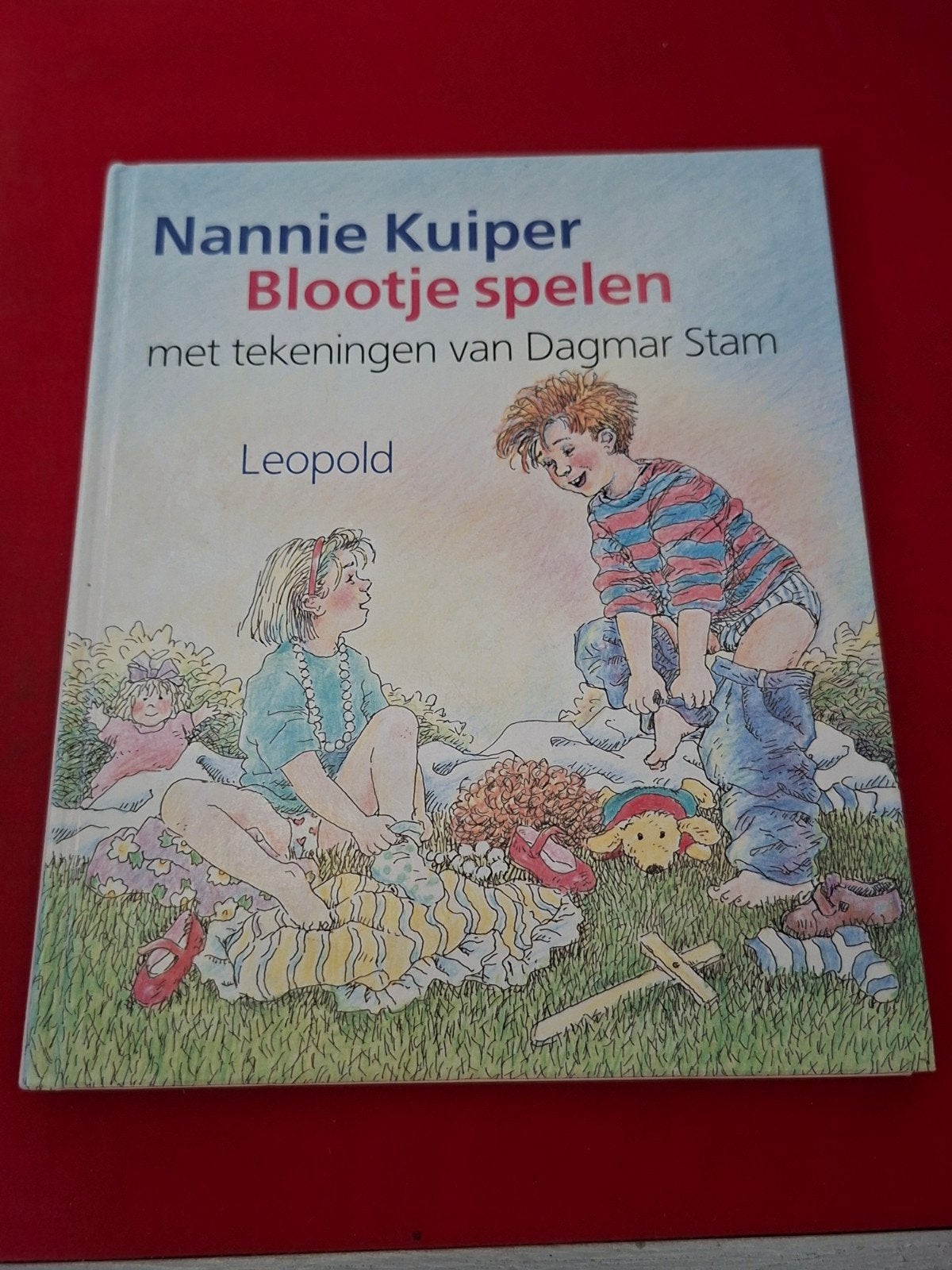GESIGNEERD Blootje spelen. Nannie Kuiper. 1989 uitgave., Ophalen of Verzenden, Gelezen, Fictie algemeen