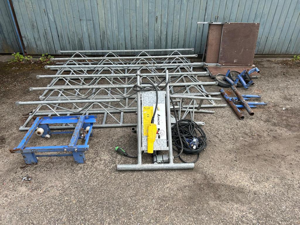 Apache jumbo pannenlift ladderlift bouwlift met knik 11 mtr, Doe-het-zelf en Verbouw, Ophalen, Zo goed als nieuw