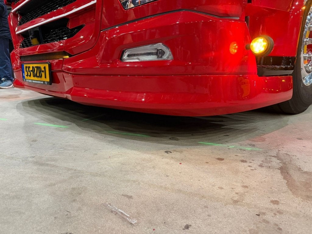 Daf XG onderlip, in de grondverf!, Ophalen, Nieuw, DAF, Carrosserie en Plaatwerk