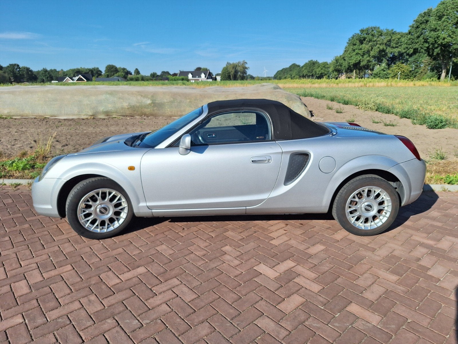 Toyota MR2