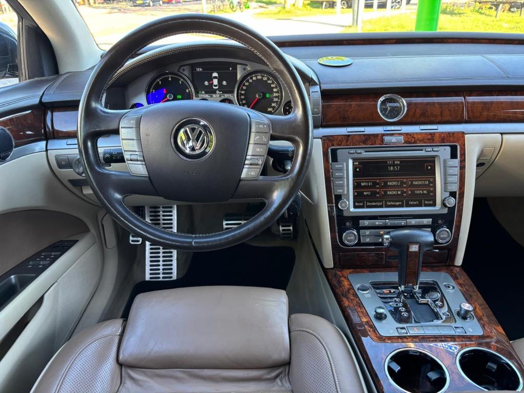 Volkswagen Phaeton 3.6 V6 5p. Highline | leder | navi | came, Auto's, Automaat, Euro 5, Beige, Bruin