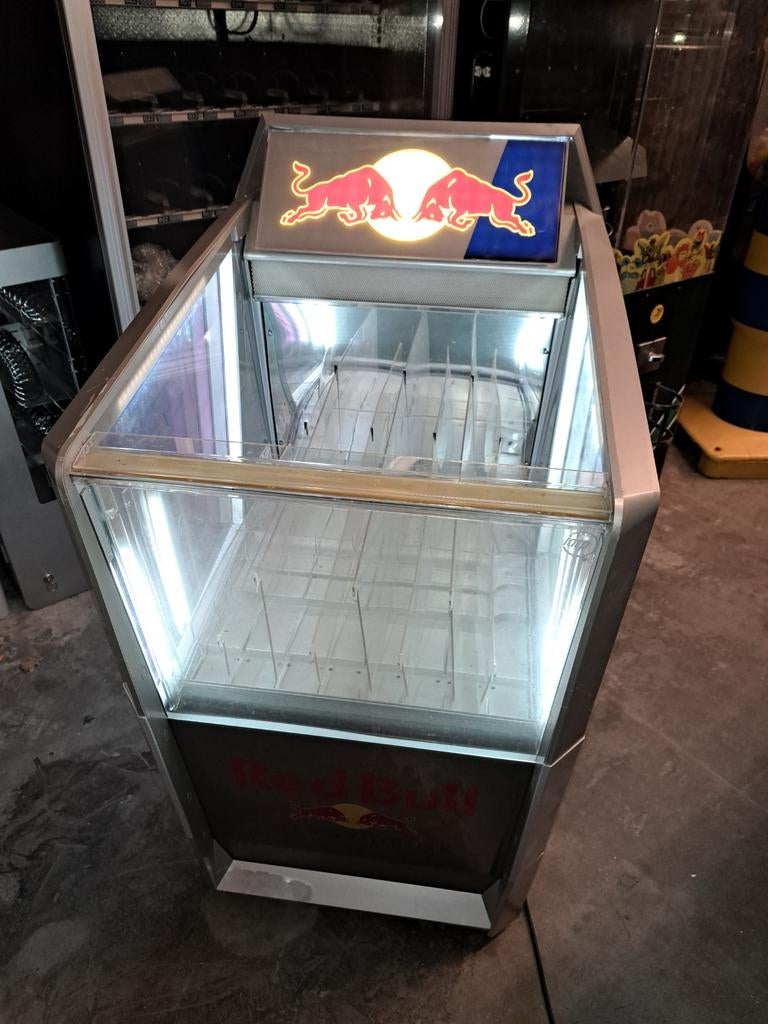 Redbull koeler, Ophalen
