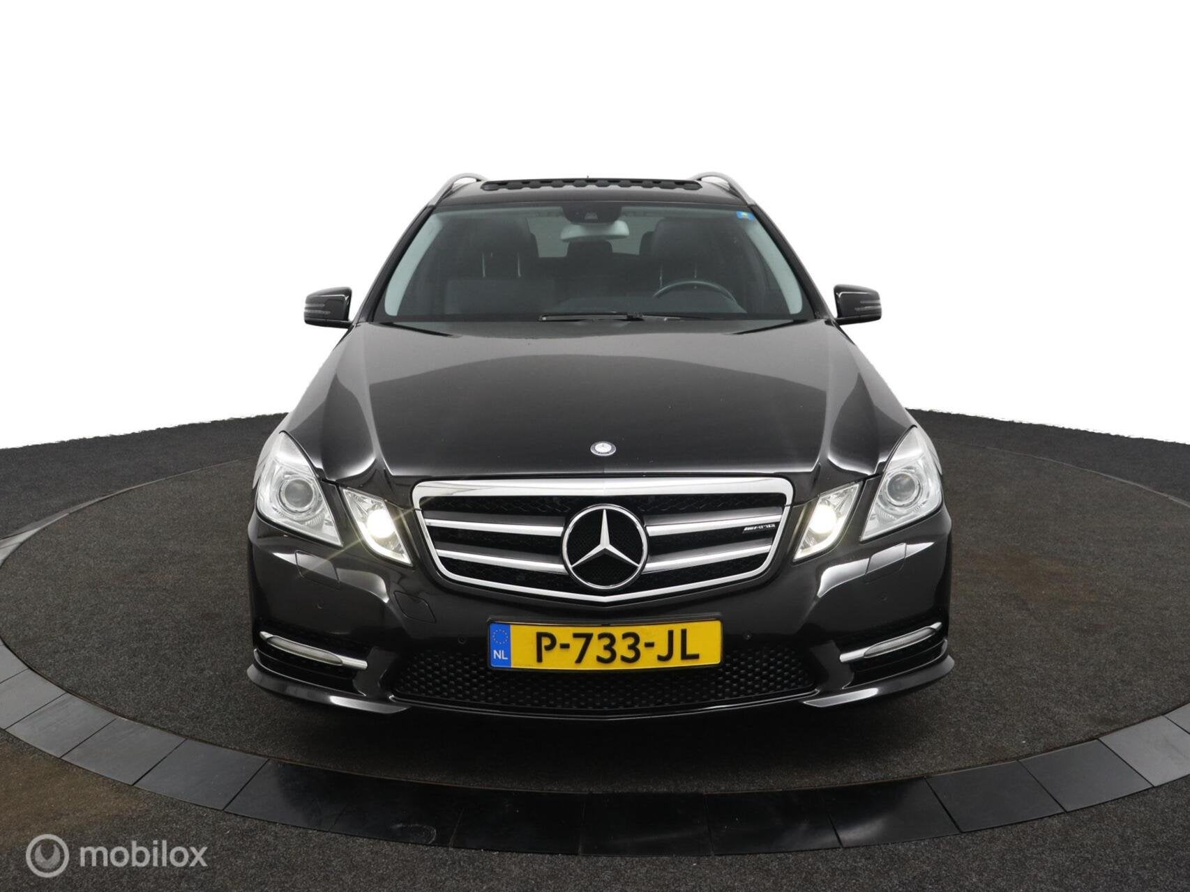 Mercedes E300 CGI AIRCO CRUISE LEDER TREKHAAK STOELVERWARMIN, Auto's, Euro 5, Achterwielaandrijving, Gebruikt, Zwart