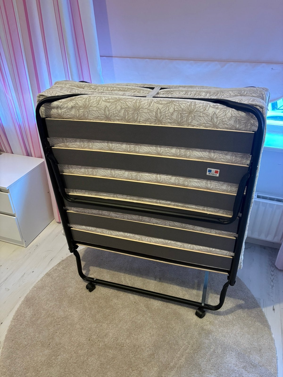 Logeerbed inklapbaar, Huis en Inrichting, Ophalen, Eenpersoons, Zo goed als nieuw, Overige maten