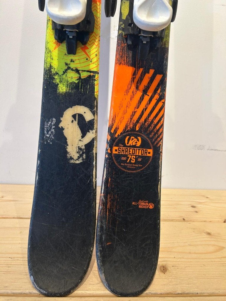 K2 Shreditor Junior Freestyle ski's 129 cm met bindingen, Sport en Fitness, Overige merken, Gebruikt, Info@k2.com, 100 tot 140 cm