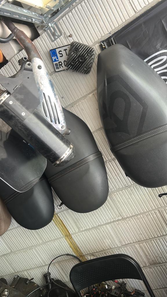 Zip h2o zadel en standaard zadels, Fietsen en Brommers, Brommeronderdelen | Scooters, Ophalen of Verzenden, Zo goed als nieuw