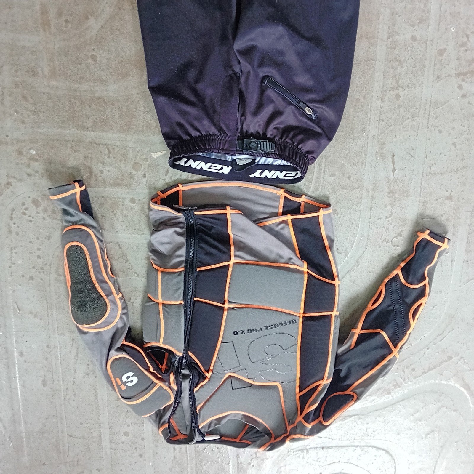 Bodyprotector S1 Adult Small en broek mt 32, Fietsen en Brommers, Fietsen | Crossfietsen en BMX, Ophalen, Zo goed als nieuw