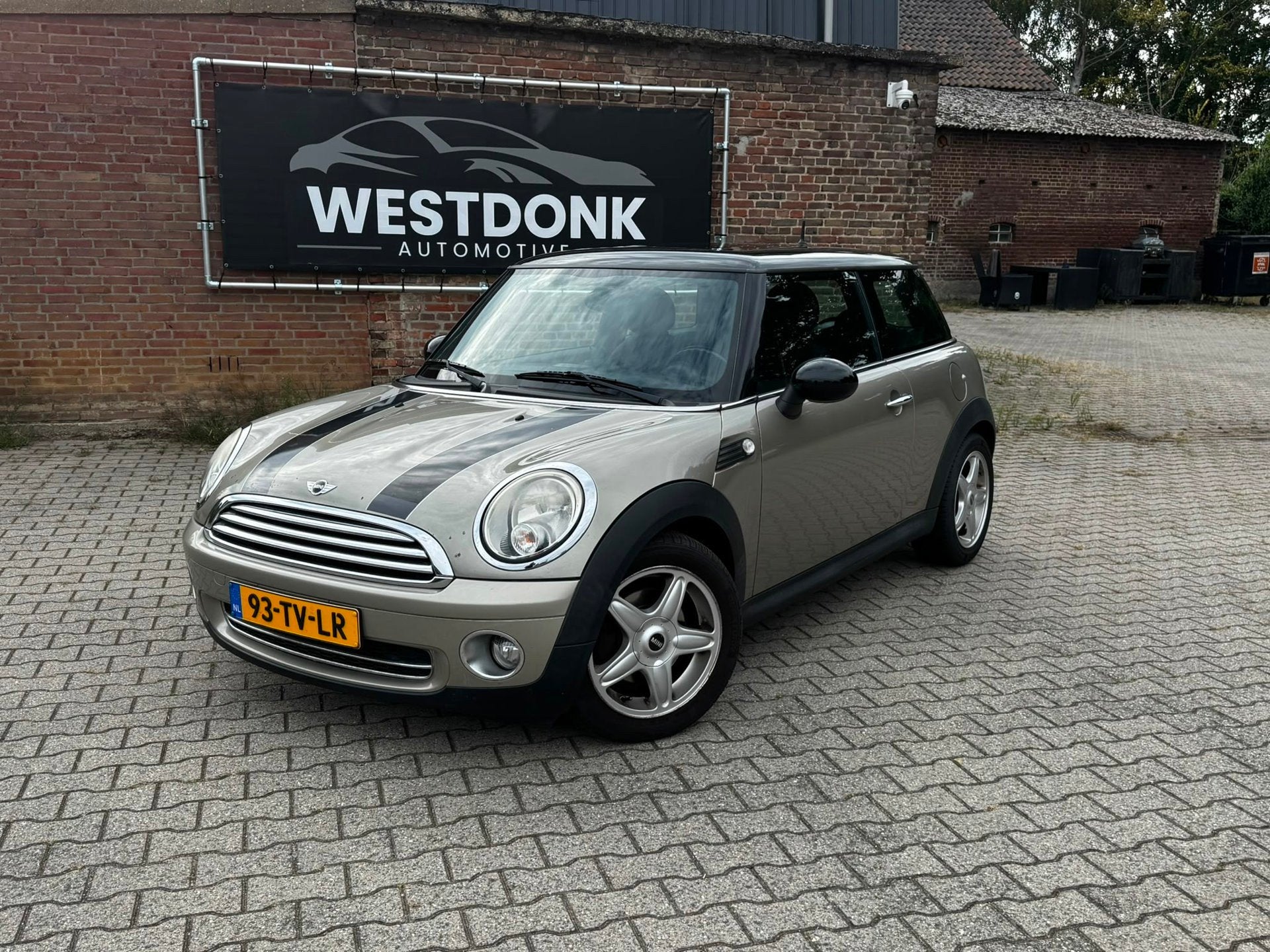 Mini 3-Deurs 1.6 Cooper Chili - Pano/Stoelverwarming, Auto's, Mini, Gebruikt, 750 kg, 4 cilinders, 4 stoelen