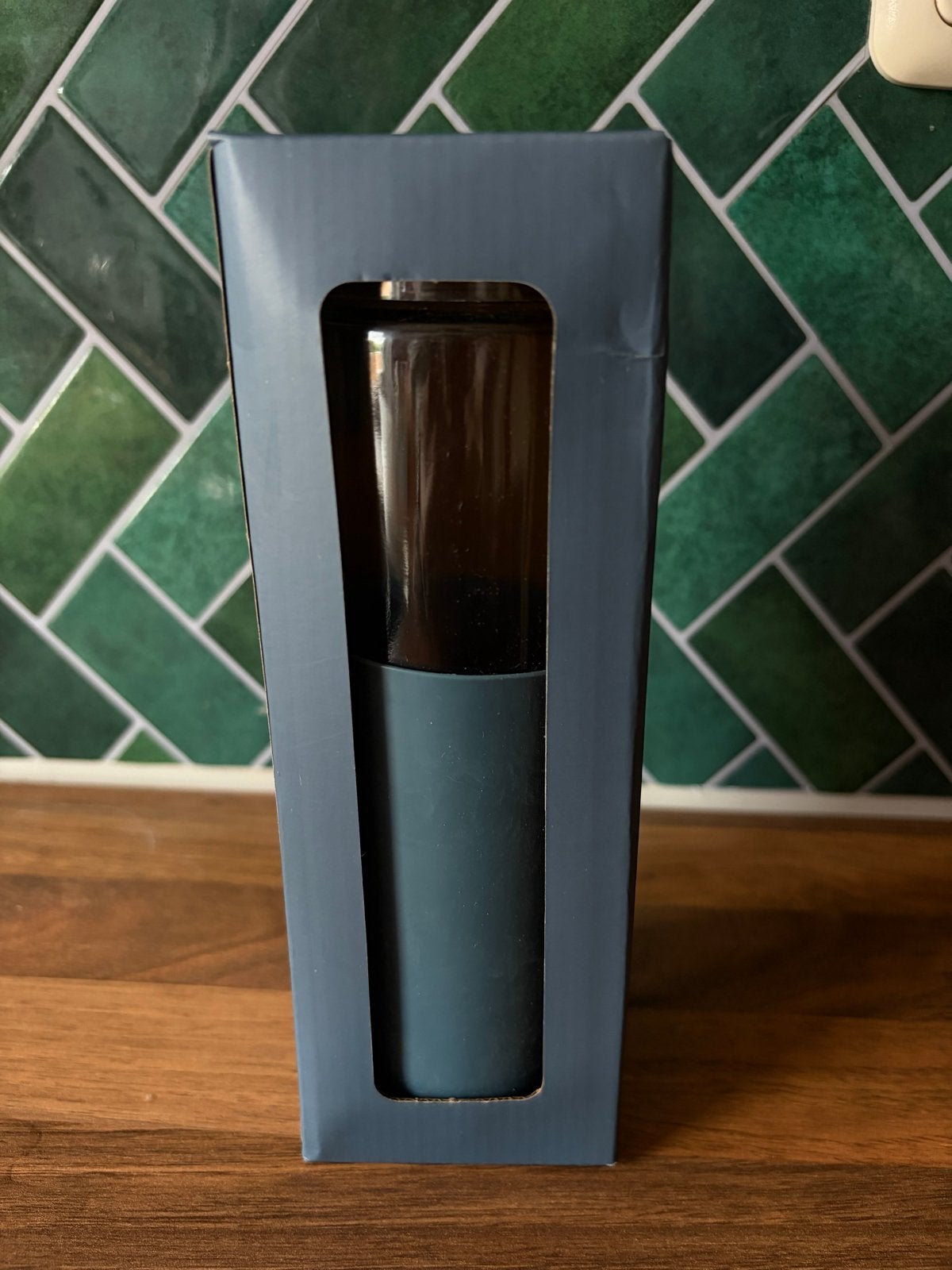 Nieuwe glazen drinkfles met siliconen hoes - Blauw, Sport en Fitness, Ophalen of Verzenden, Nieuw