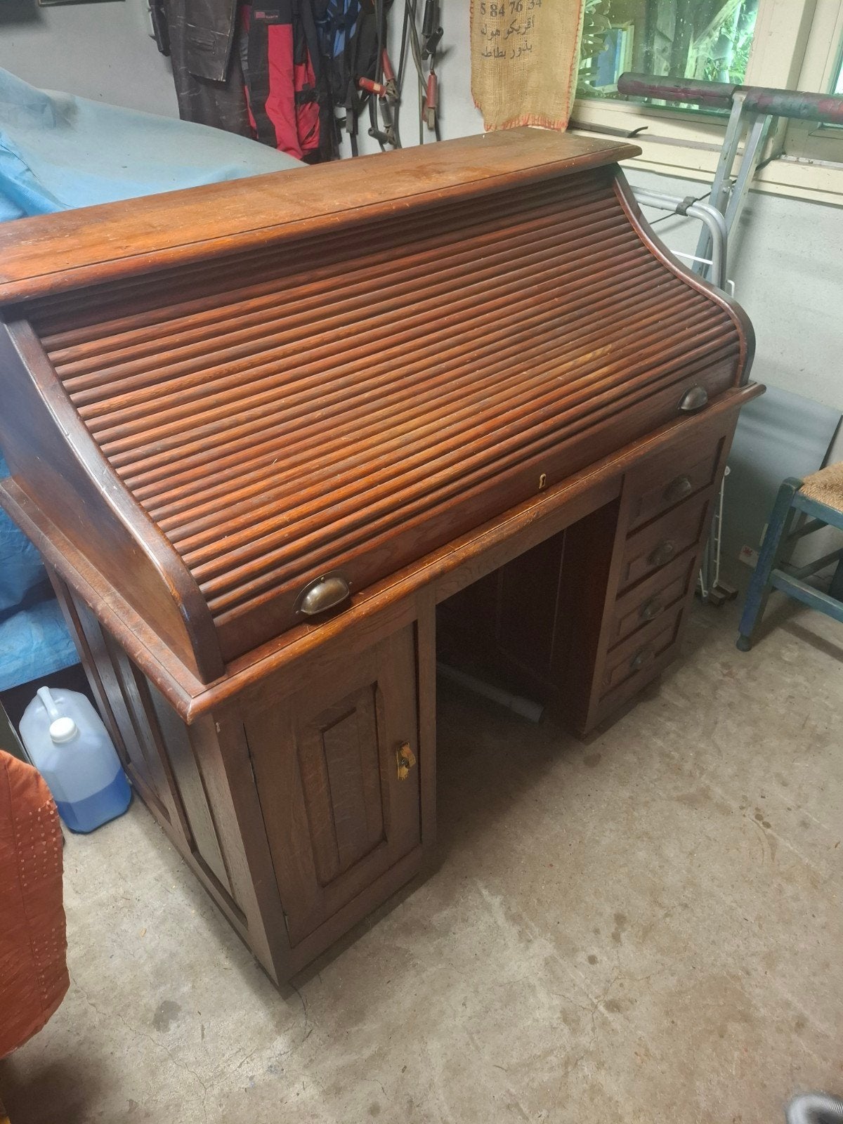 Mooi eiken bureau, Ophalen