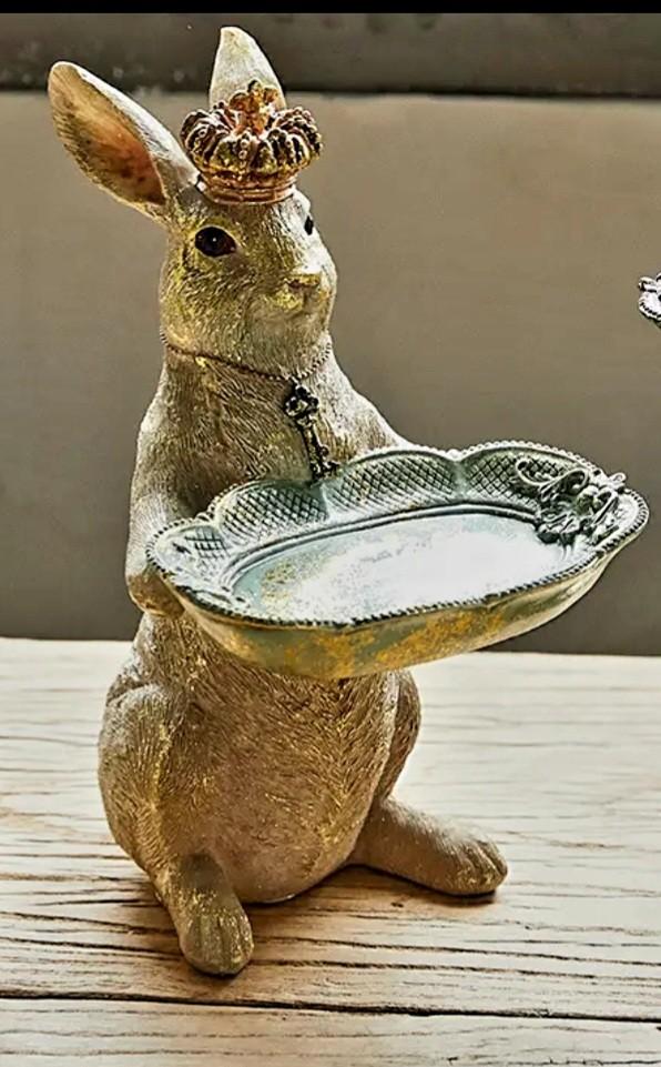 KONINKLIJK KONIJN MET DIENBLAD EN GOUDEN KROON,NIEUW., Ophalen of Verzenden, Nieuw, Overige materialen