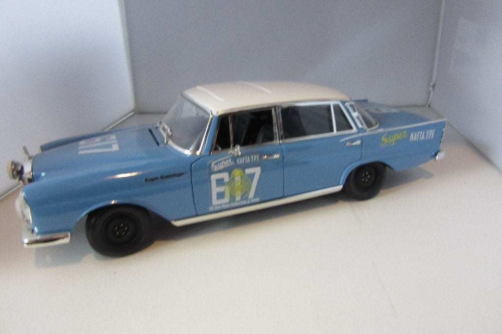 Mercedes 300SE Rally # 617 1;18, Ophalen of Verzenden, Zo goed als nieuw, Auto, Revell