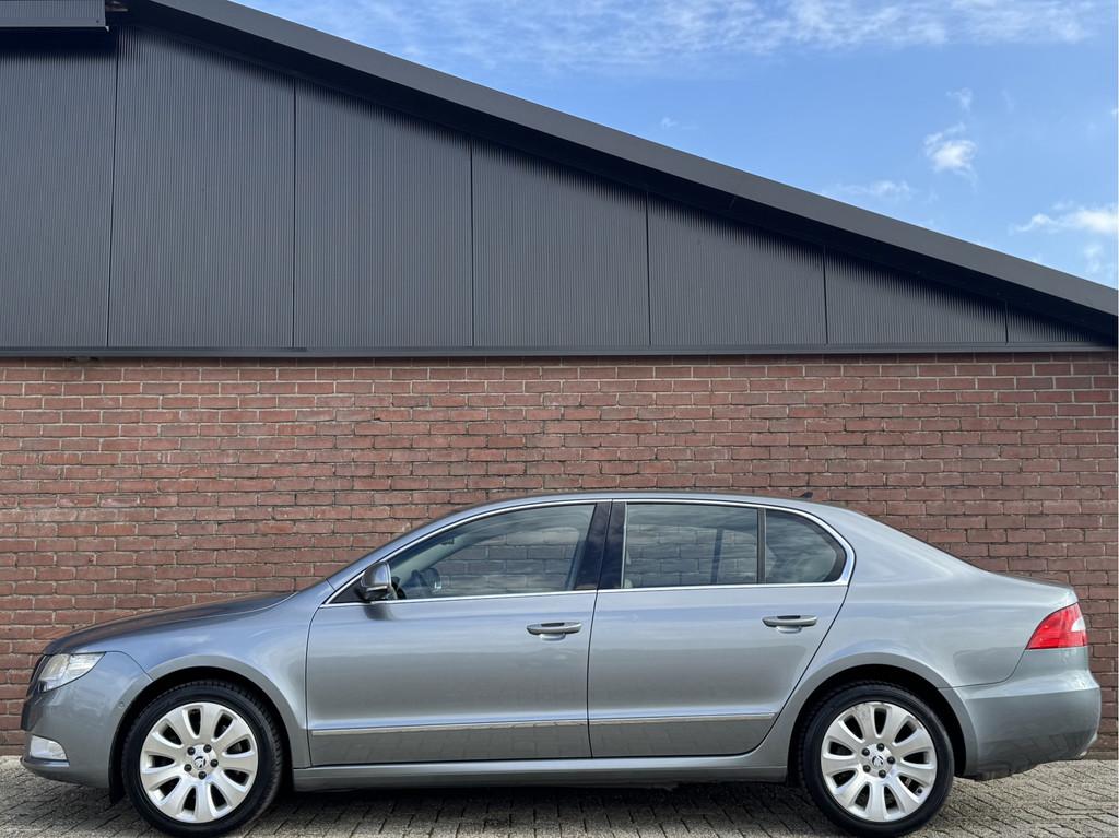 Skoda Superb 1.4 TSI COMFORT BUSINESS LINE | NAVI! | CLIMA!, Auto's, Voorwielaandrijving, Euro 5, 15 km/l, Gebruikt