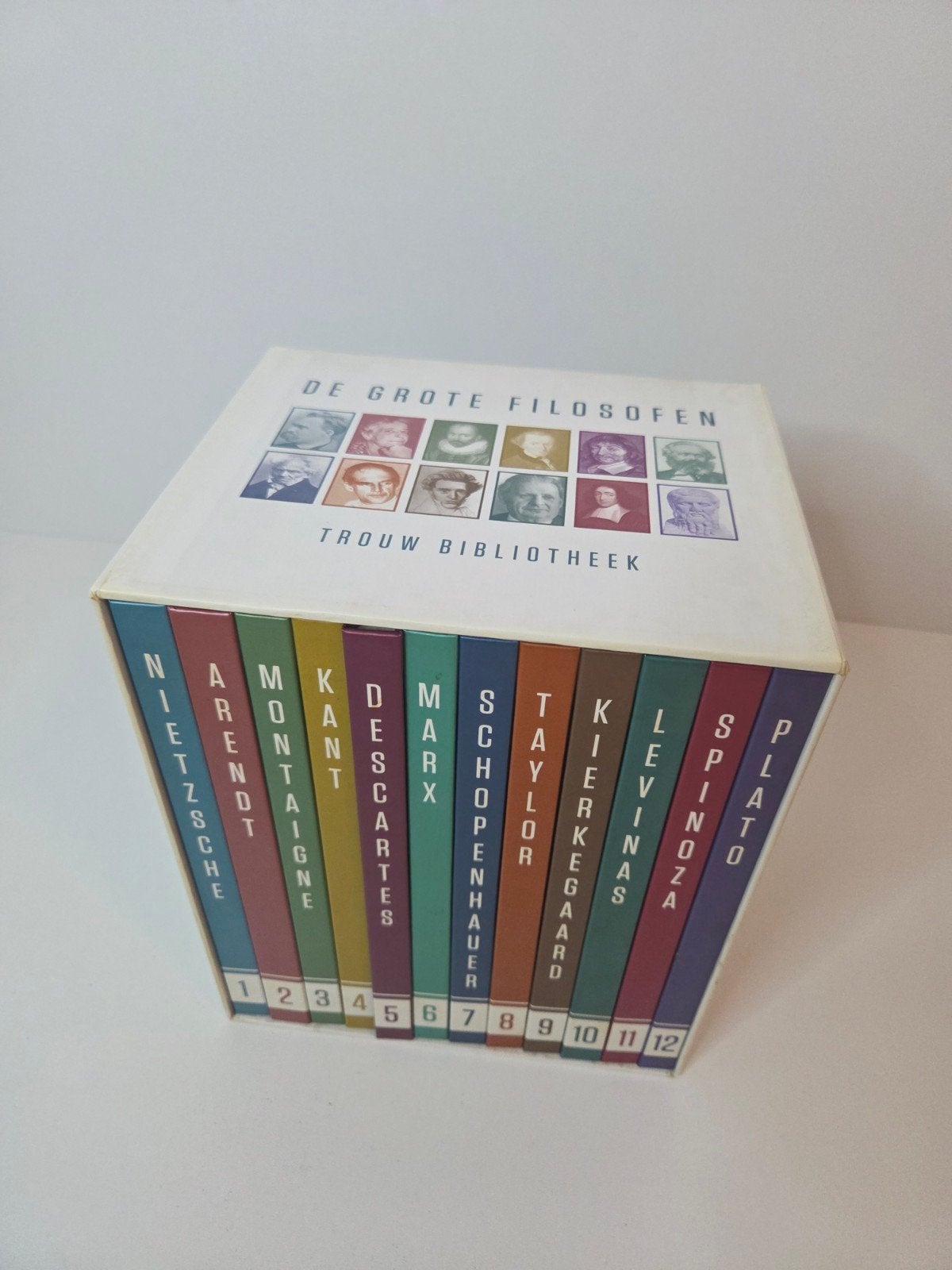 De Grote Filosofen Bundel | Trouw Bibliotheek | Hardcovers, Boeken, Ophalen of Verzenden, Zo goed als nieuw, Grote Filosofen, Algemeen
