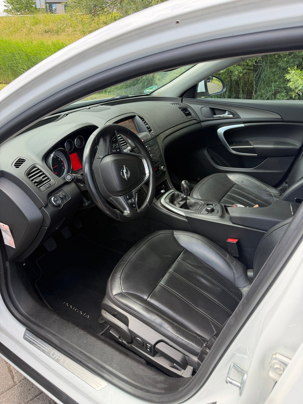 Opel Insignia 1.6 Turbo 132KW 5-DRS 2010 Wit, Auto's, Opel, 4 cilinders, 179 pk, Wit, Origineel Nederlands