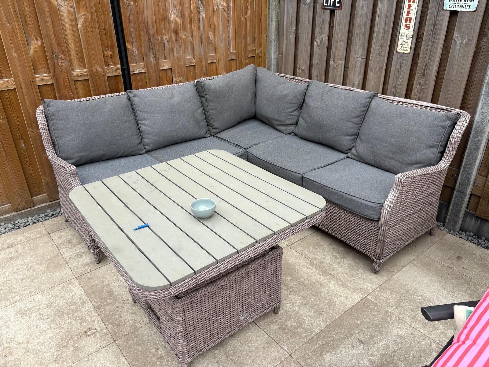 Loungebank met tafel - Wicker, Ophalen, 4 zitplaatsen, Gebruikt, Loungeset