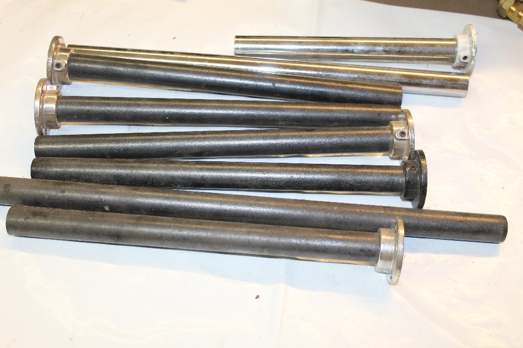 4 stuks stalen meubelpoten - 35cm hoog, 2,4cm diameter, Tafelpoot, Gebruikt, Metaal, Rechthoekig