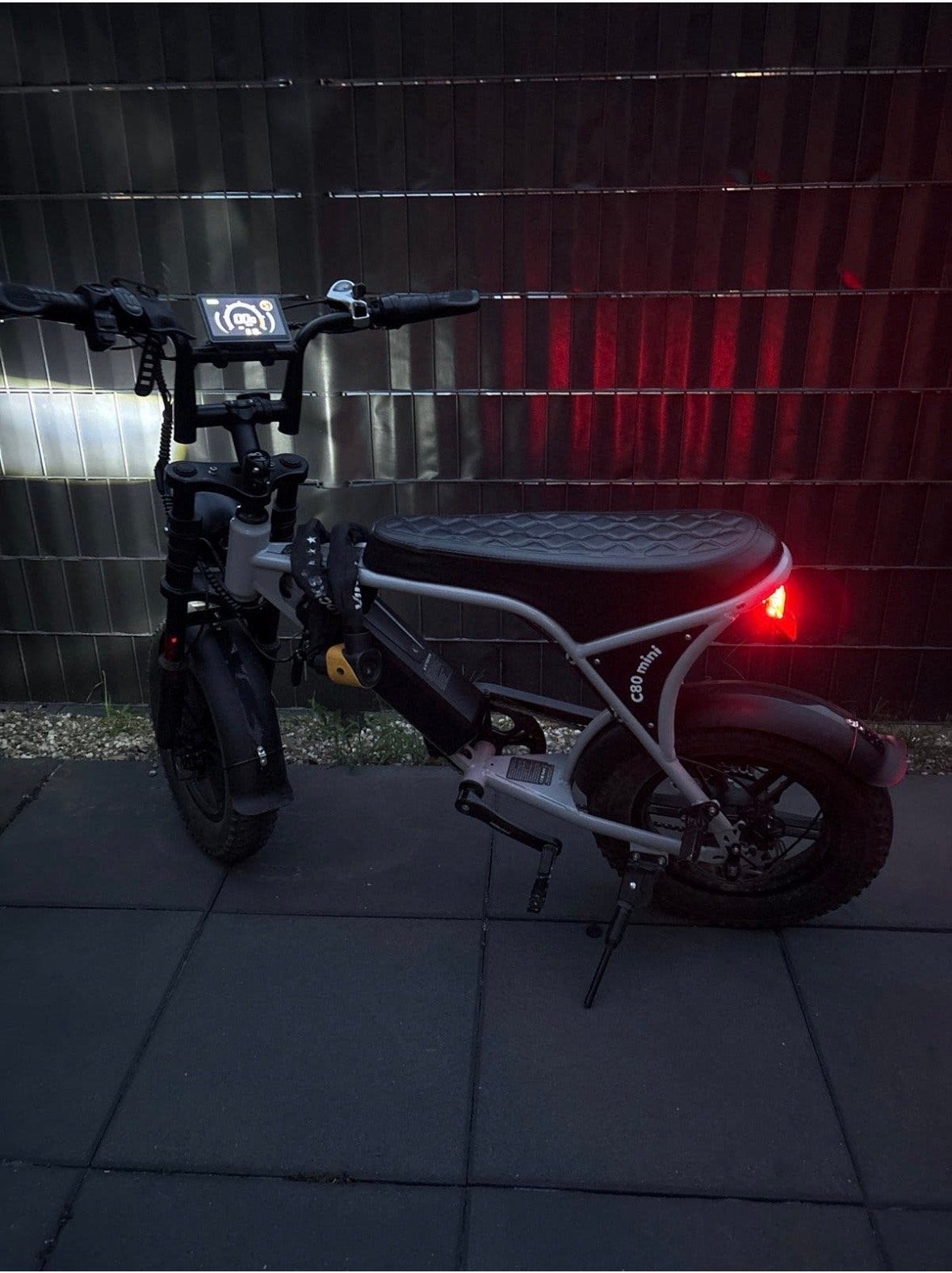 V80 mini elektrische fatbike - Zo goed als nieuw, Versnellingen, 49 tot 53 cm, Zo goed als nieuw, Schijfrem