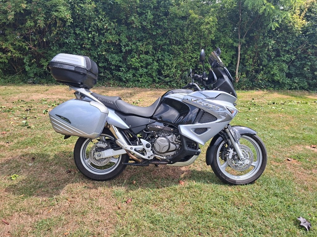 Honda Varadero XL1000V ABS 2010 - Toermotor met koffers, Motoren, 2 cilinders, Gebruikt, Particulier, Meer dan 35 kW