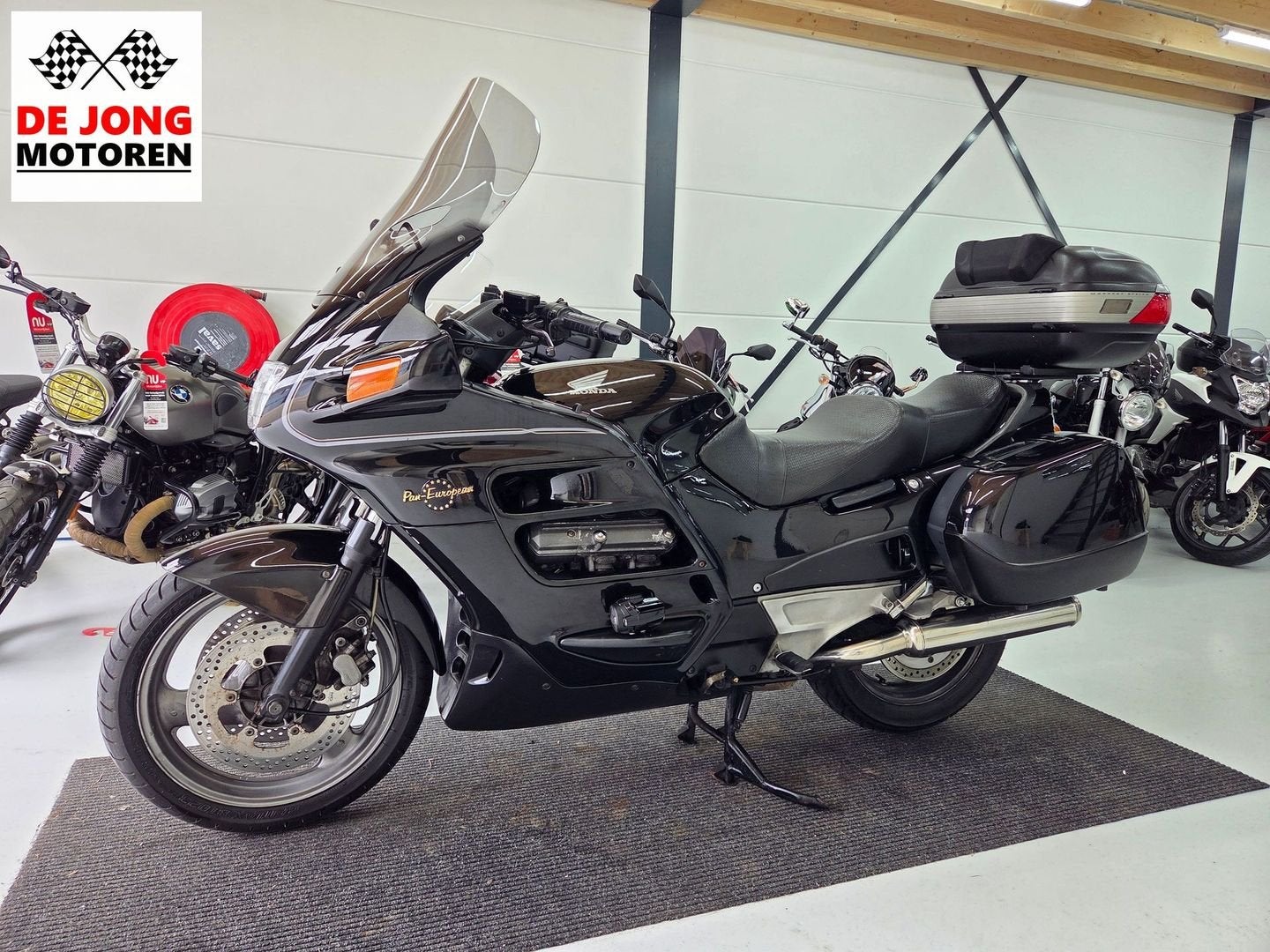 SCHITTERENDE HONDA ST 1100 PAN EUROPEAN | INRUILKOOPJE!!, Motoren, Motoren | Honda, HONDA, 4 cilinders, Motorrijbewijs A, Bedrijf