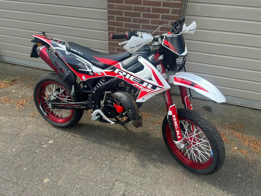 Rieju MRT 50 trophy  zeer nette brommer, 6 versnellingen, Maximaal 45 km/u, Zo goed als nieuw, 49 cc