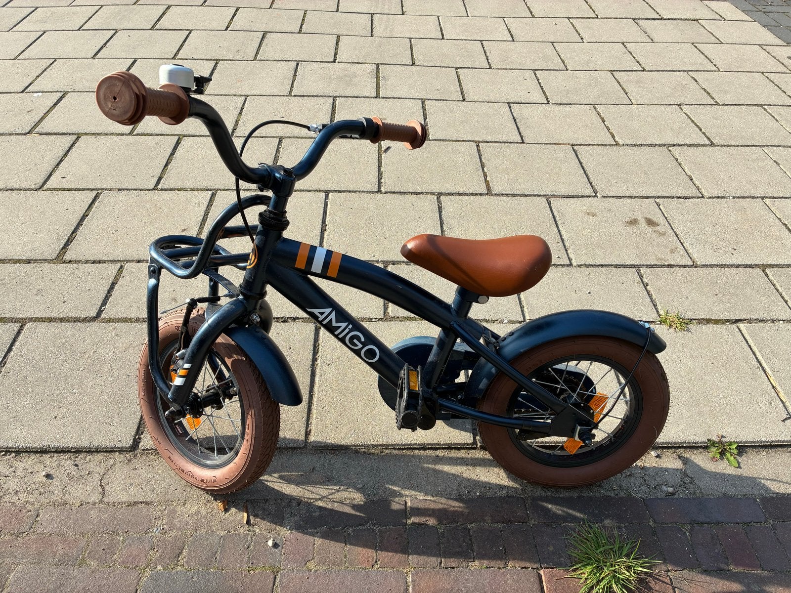 AMIGO 2Cool kinderfiets 12 inch met zijwieltjes, Fietsen en Brommers, Ophalen, Terugtraprem, Zijwieltjes, Gebruikt