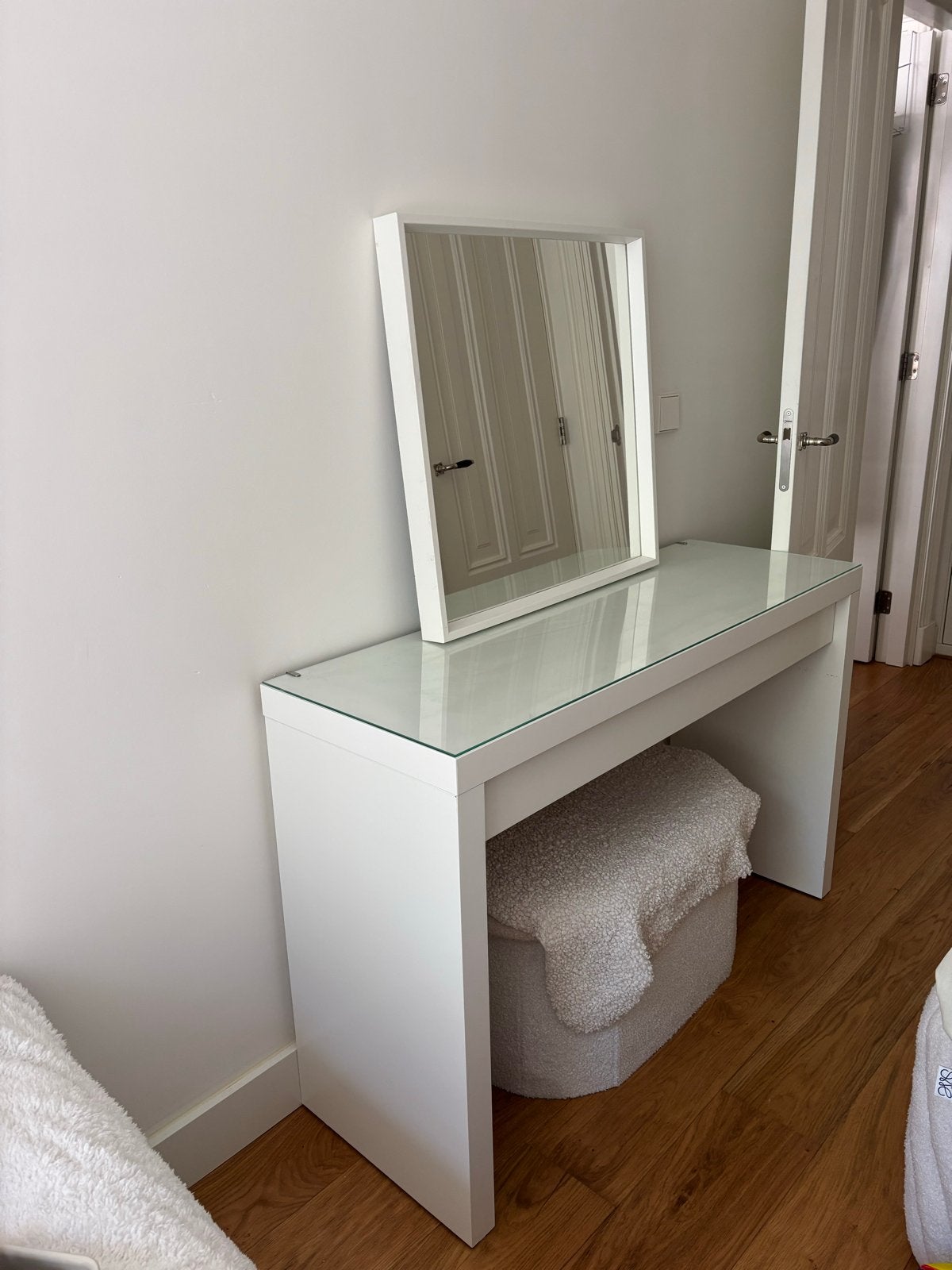 MALM Toilettafel IKEA met glasplaat, 120x41cm, Huis en Inrichting, Tafels | Kaptafels, Ophalen, Gebruikt, 100 tot 150 cm, Minder dan 100 cm