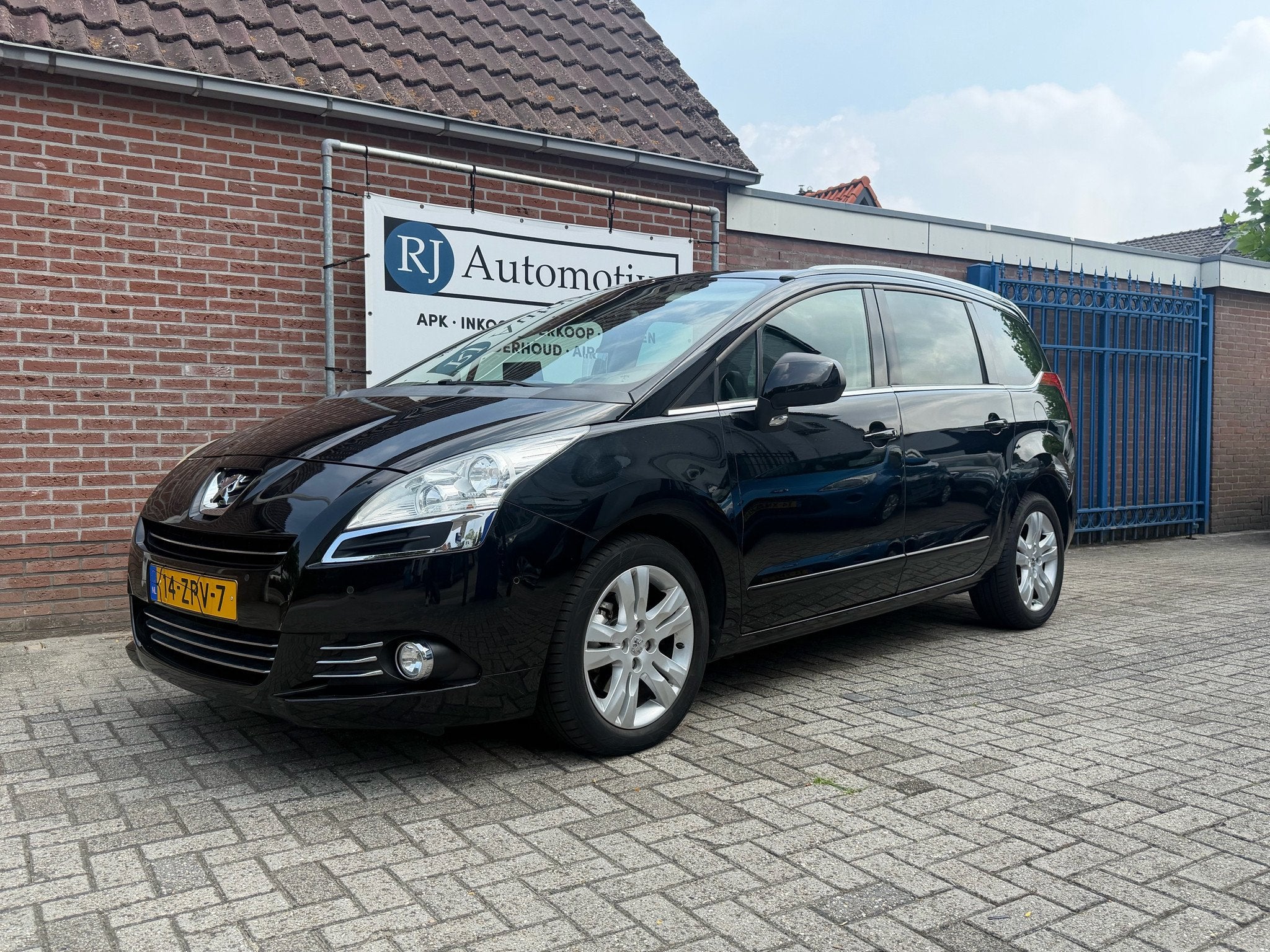 Peugeot 5008 1.6 THP Allure 7p. (bj 2013, automaat), Euro 5, Gebruikt, 7 stoelen, Zwart