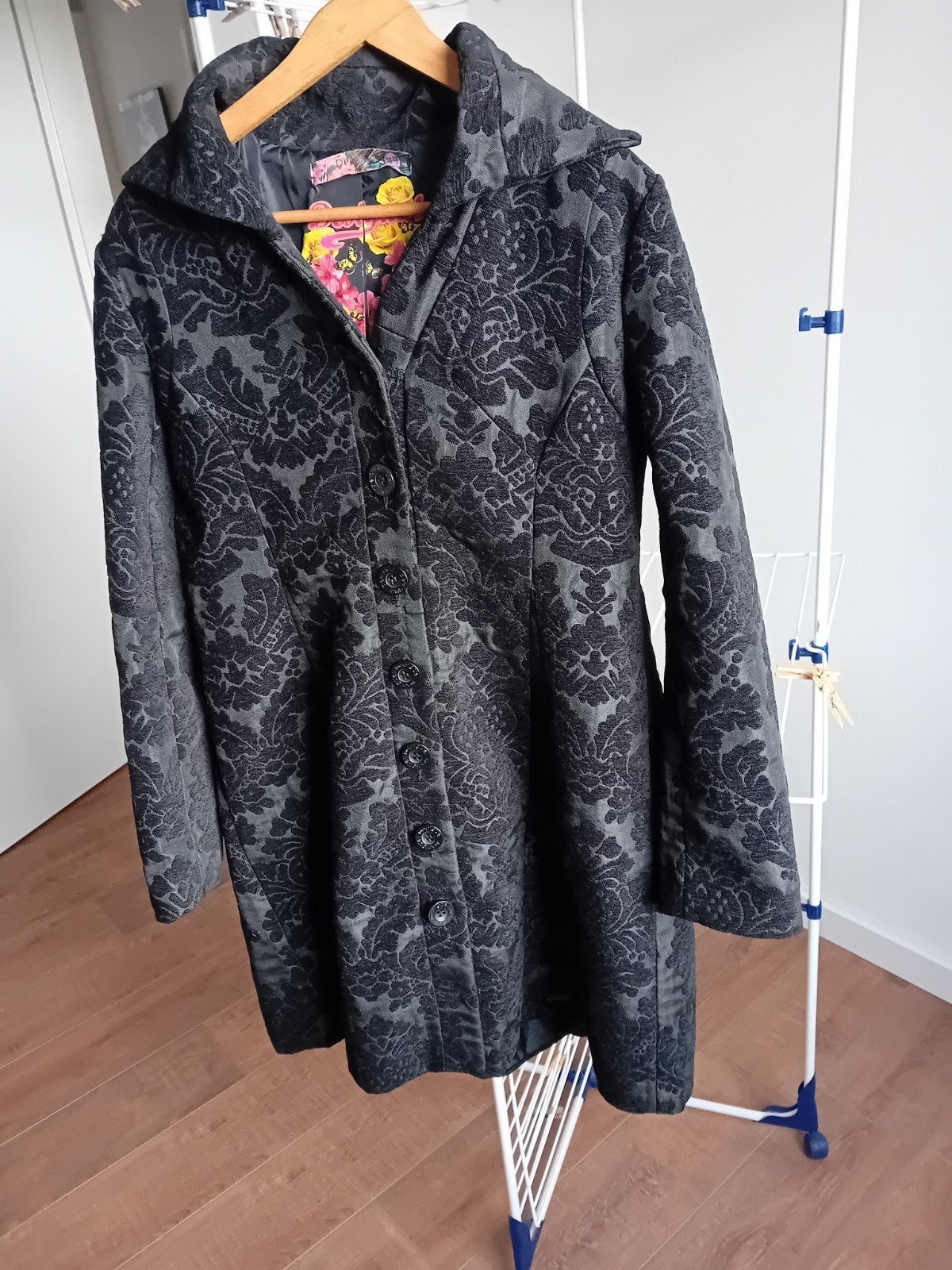 Desigual jas met bloemenprint maat 44, Zwart, Maat 42/44 (L), Ophalen of Verzenden, Zo goed als nieuw
