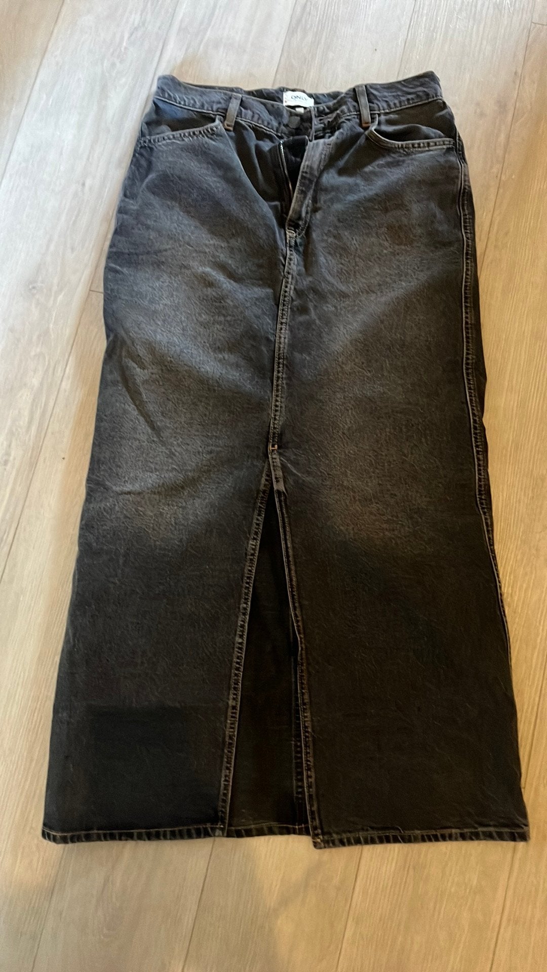 Zwarte denim spijkerrok, Kleding | Dames, Rokken, Ophalen of Verzenden, Zo goed als nieuw, Zwart, Boven de knie