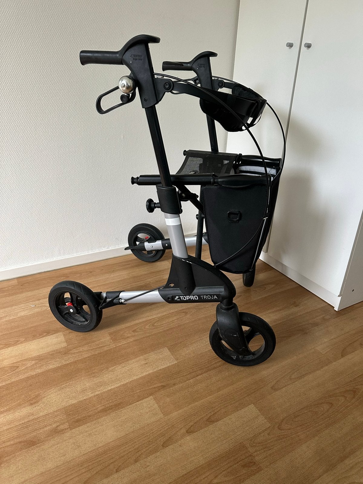 Rollator Topri Troja, Ophalen