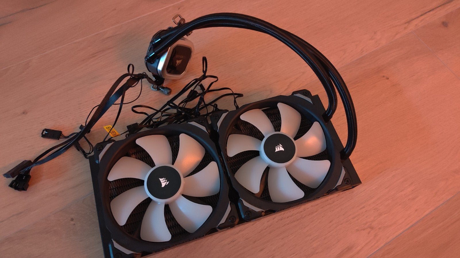 Corsair Hydro H115i RGB Platinum AIO Waterkoeling, Computers en Software, Computerkoelers, Ophalen of Verzenden