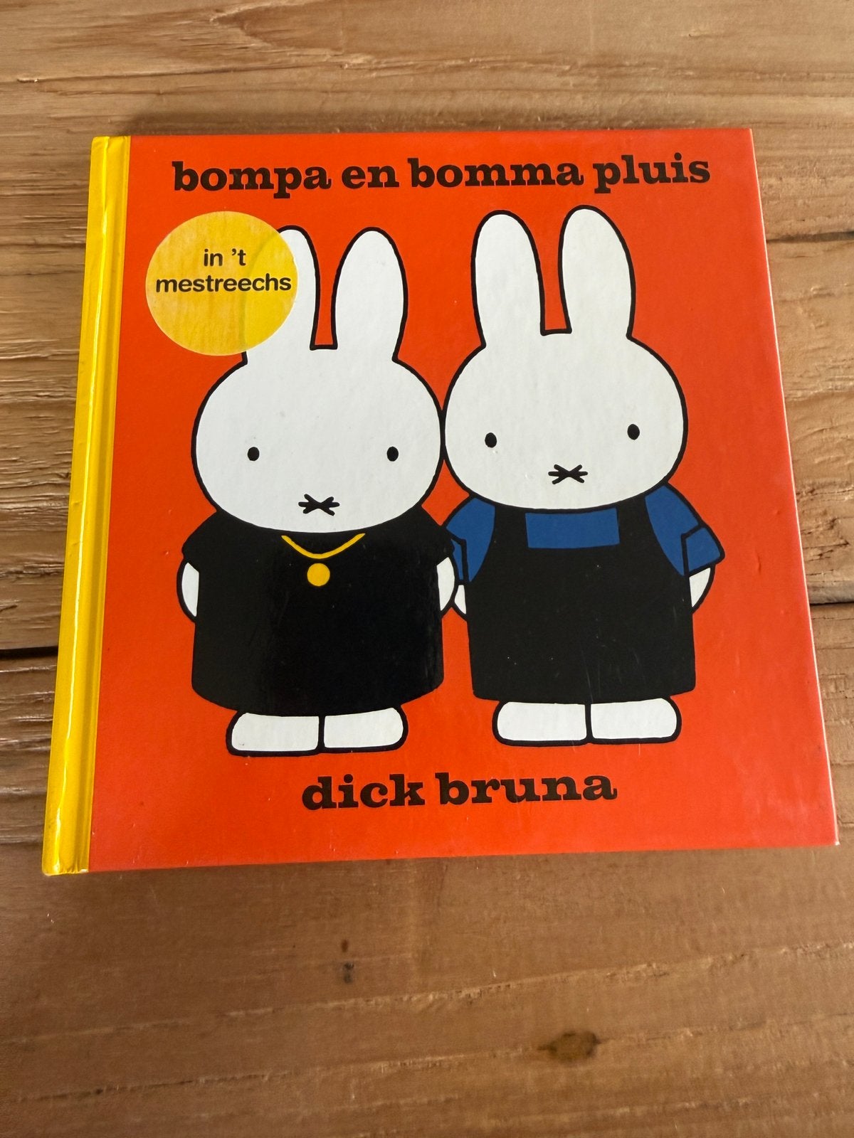 Limburgs (Mesteechs) Nijntje boek, Ophalen, Gelezen