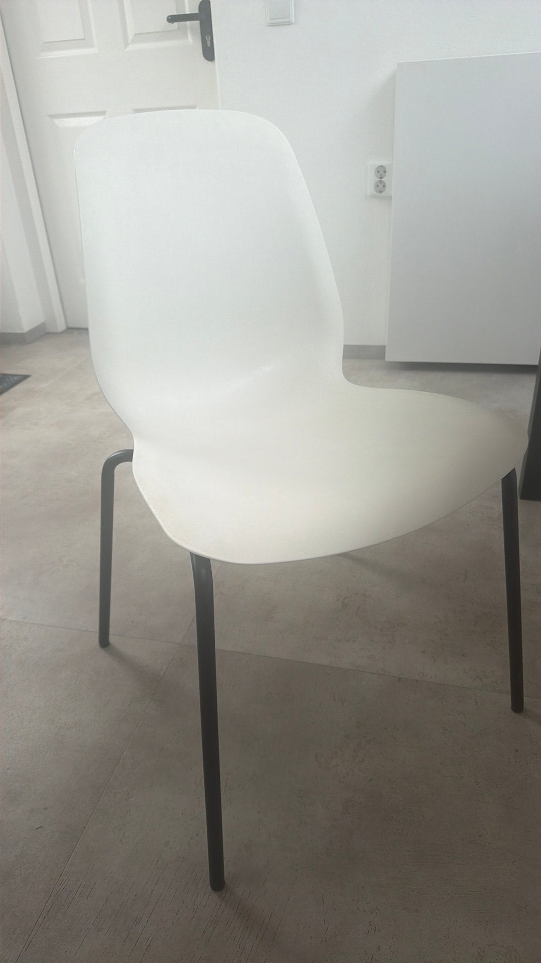 Te koop 6 X keukenstoel, Huis en Inrichting, Ophalen of Verzenden, Zo goed als nieuw, Wit, Vijf, Zes of meer stoelen