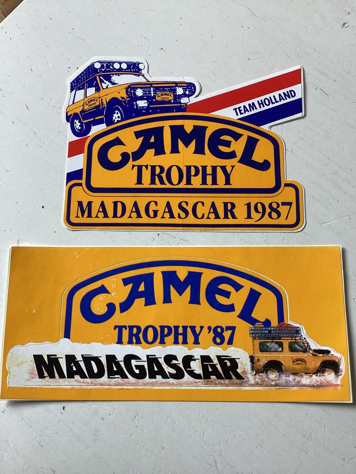 2 stickers Camel Trophy ‘87 Madagascar, Verzenden, Zo goed als nieuw