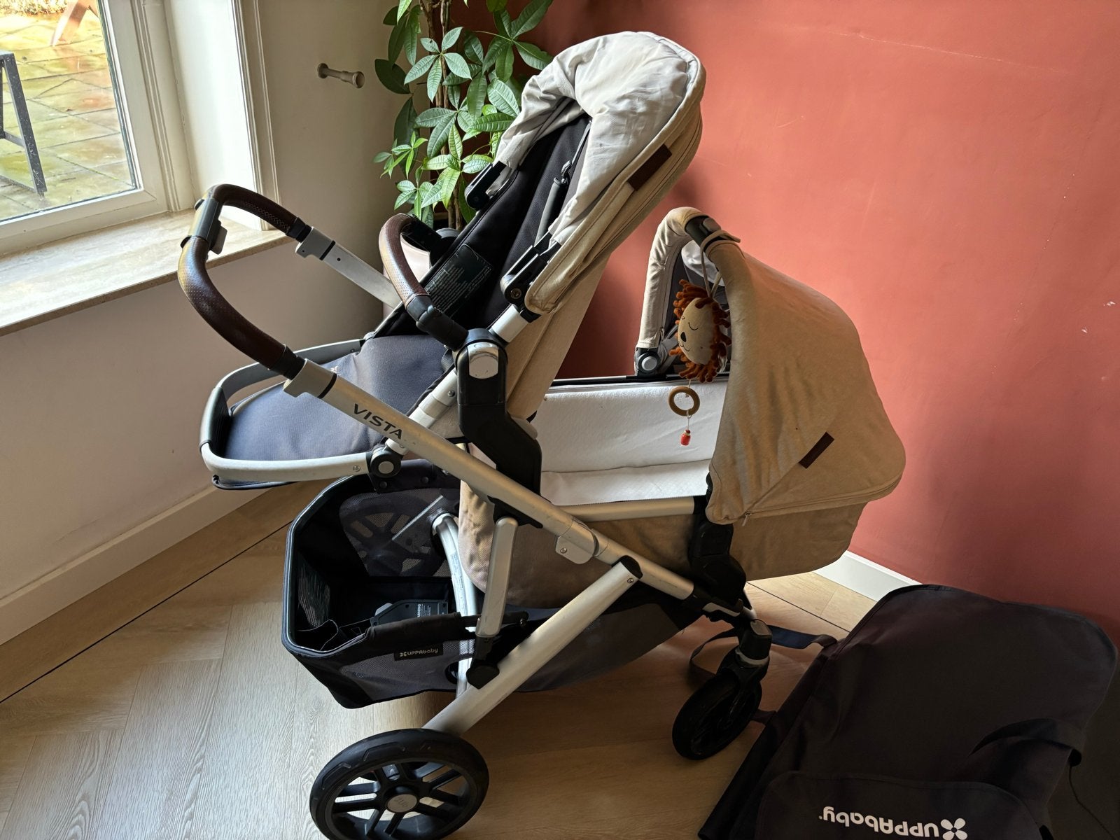 UPPAbaby Vista V2 Combiwagen met Reiswieg en Zitje, Kinderen en Baby's, Zo goed als nieuw, Combiwagen, Met reiswieg, Ophalen