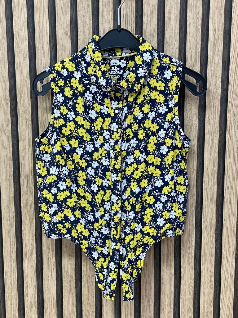 Vrolijk WE kort knoopblousje - maat 122/128, Kinderen en Baby's, Kinderkleding | Maat 122, Ophalen of Verzenden, Zo goed als nieuw