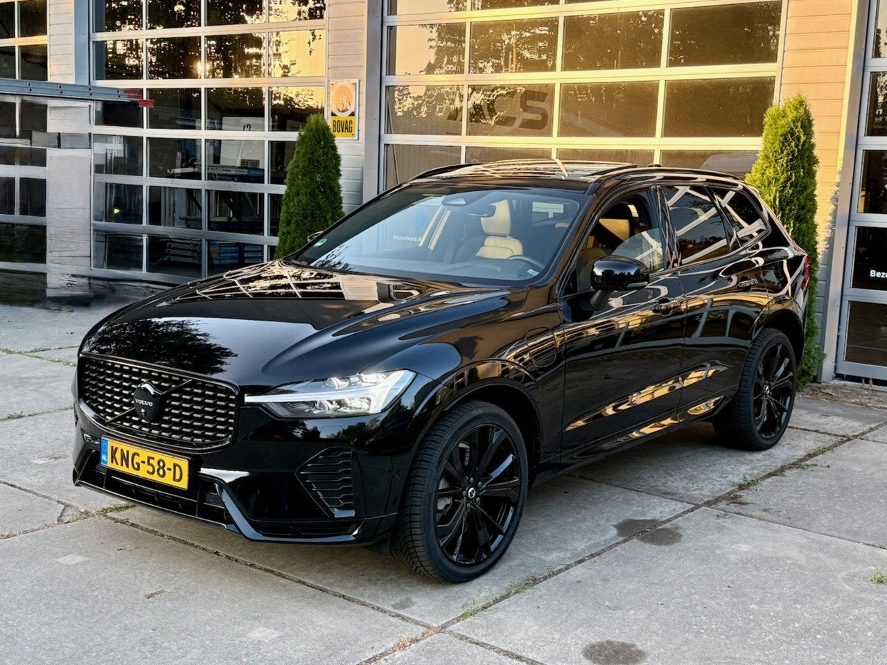 Volvo XC60 2.0 T6 PHEV|AWD Plus Black Edition|Long Range|Pan, Auto's, Gebruikt, Euro 6, 4 cilinders, 1969 cc