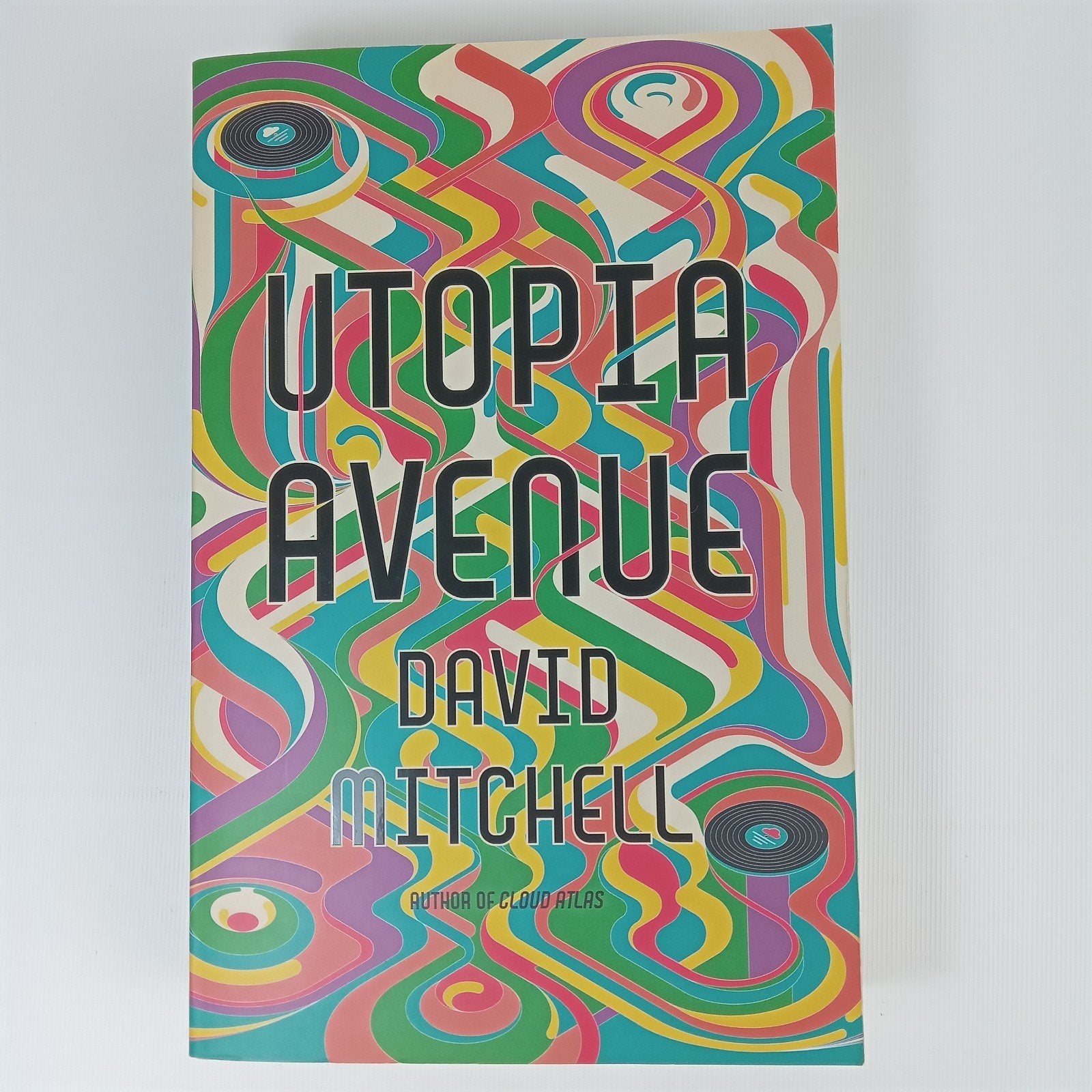 Utopia Avenue - David Mitchell (Hardcover), Boeken, Romans, Zo goed als nieuw, Europa overig, Ophalen of Verzenden