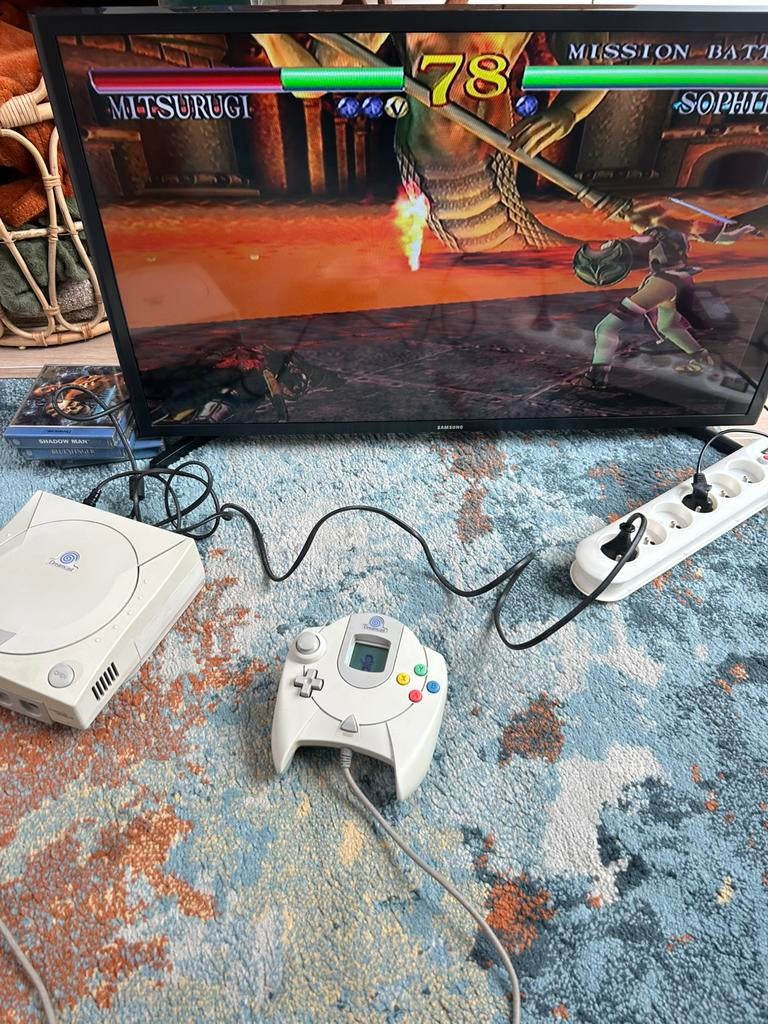 Sega dreamcast console met spellen, Spelcomputers en Games, Spelcomputers | Sega, Ophalen, Zo goed als nieuw, Met 1 controller