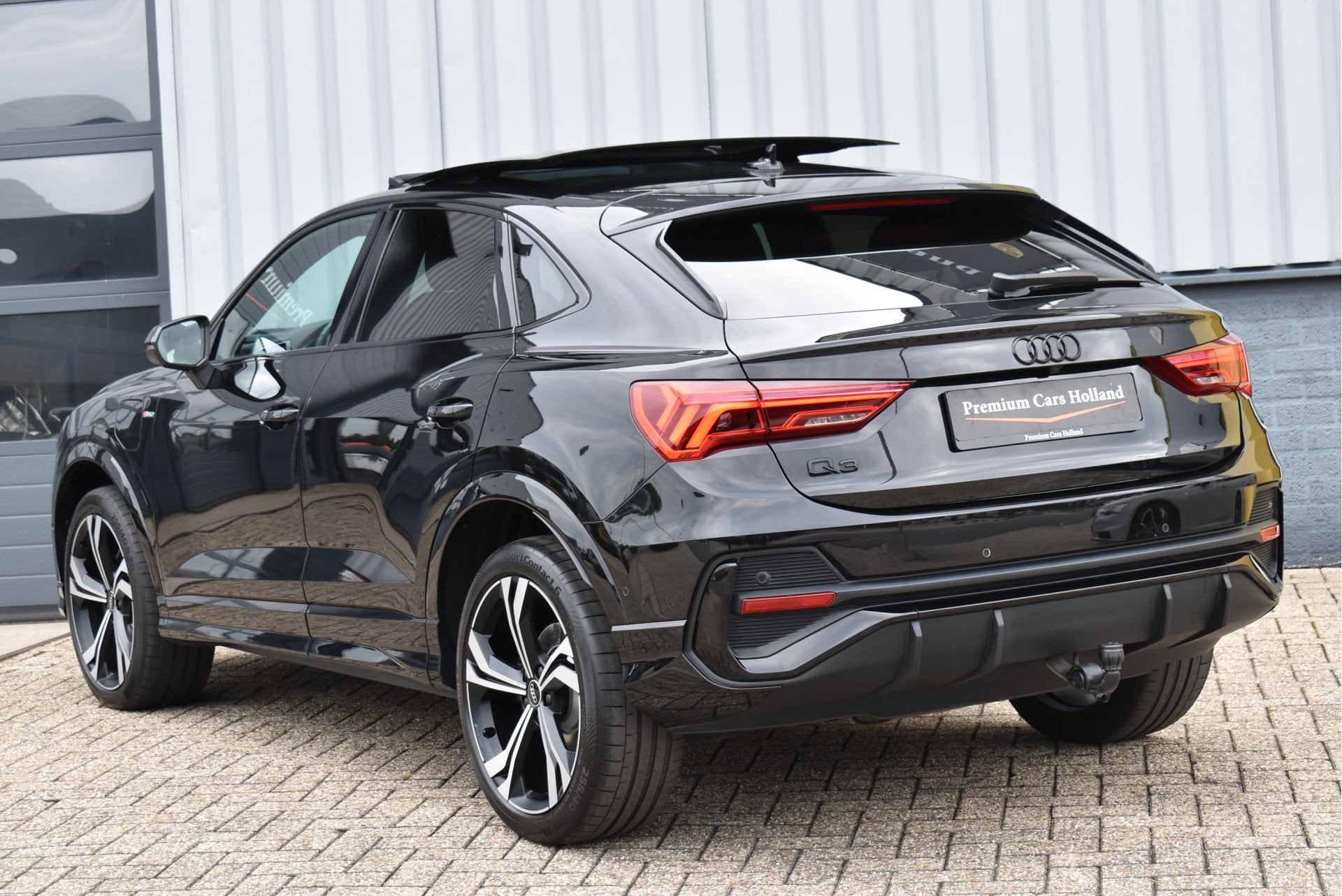 Audi Q3 Sportback 45 TFSI e S-Line 245 Pk Pano Leder Sfeer T, Dealer onderhouden, Gebruikt, Zwart, Automatische klimaatregeling
