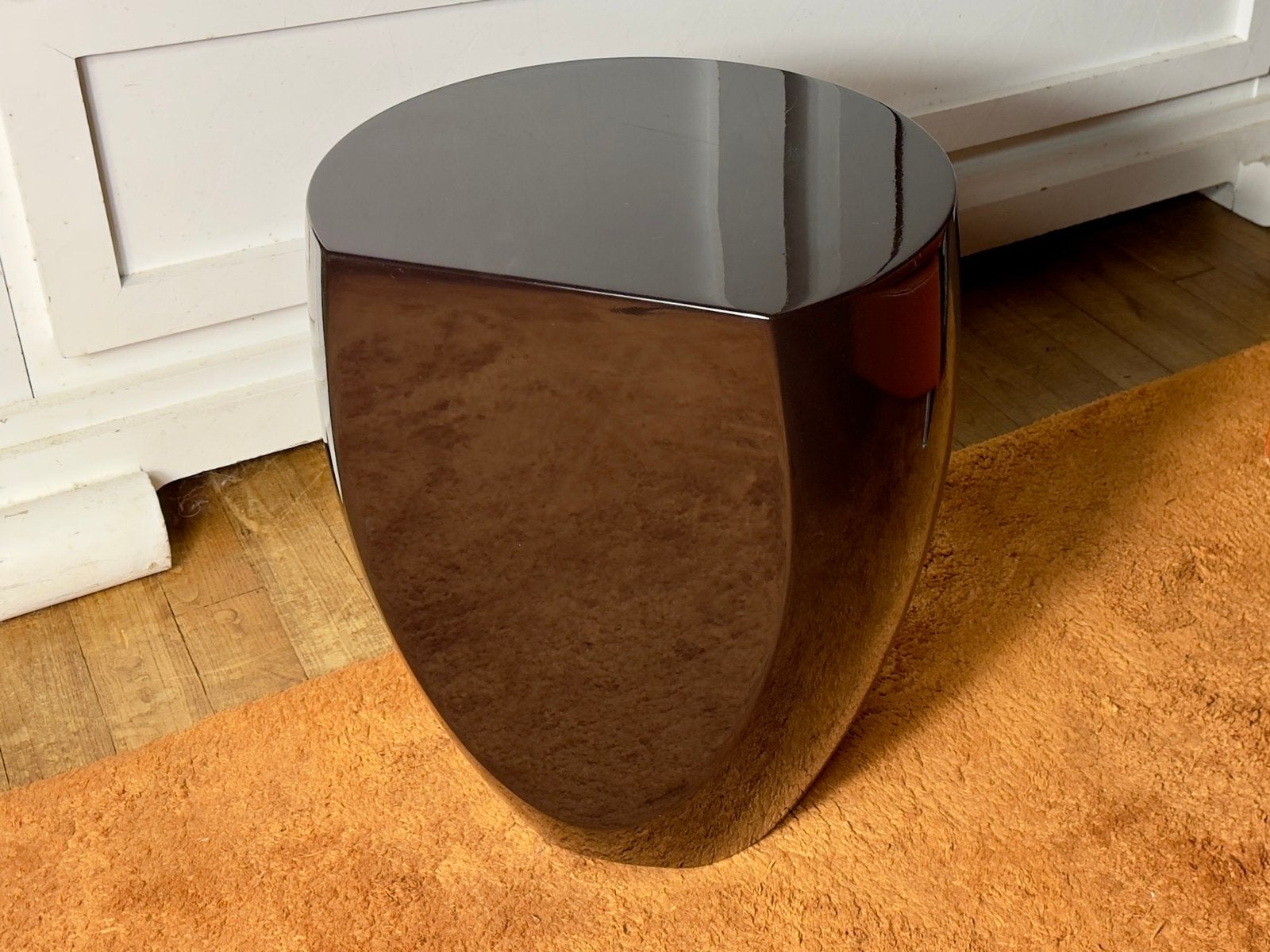 Italiaans pianolak design tafel | sokkel | interieur object, Huis en Inrichting, 45 tot 60 cm, Minder dan 55 cm, Rond, B&B Italia Minotti Flexform Cassina Vitra Pols Potten