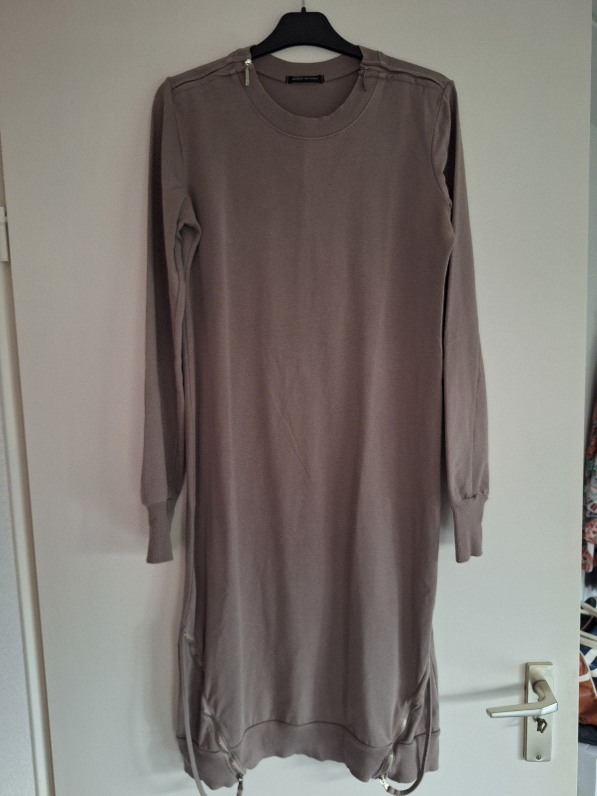 Vlotte jurk met details, Maat 38/40 (M), Made in Italy, Beige, Ophalen of Verzenden