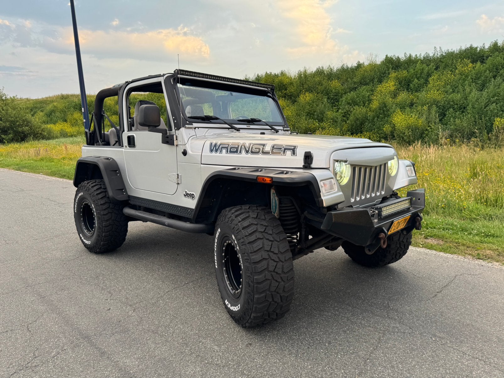 Jeep Wrangler TJ 4.0 Custom Automaat Airco CarPlay Verhoogd, Automaat, Vierwielaandrijving, Particulier, Wrangler